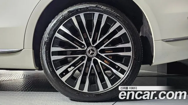 Mercedes-Benz S-Class — Фото автомобиля 20