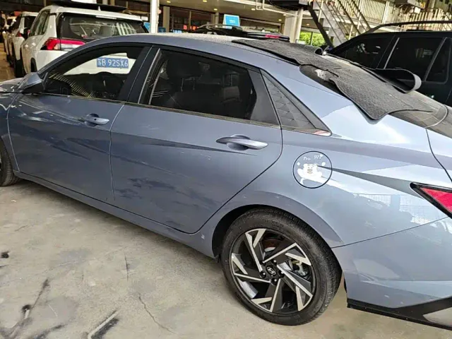 Hyundai Elantra — Фото автомобиля 4