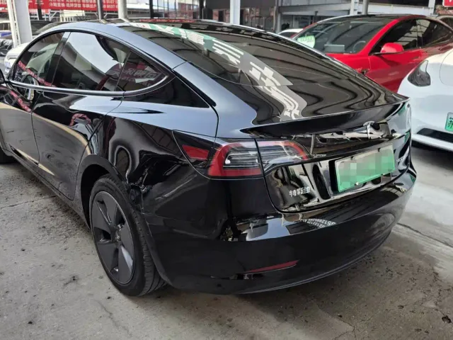 Tesla Model 3 — Фото автомобиля 3