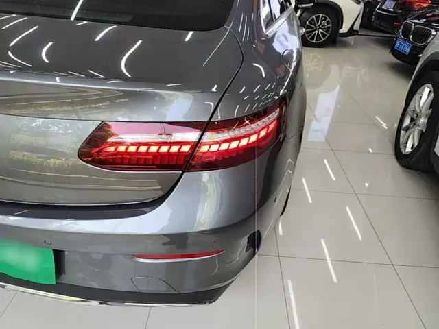 Mercedes-Benz E-Class — Фото автомобиля 7