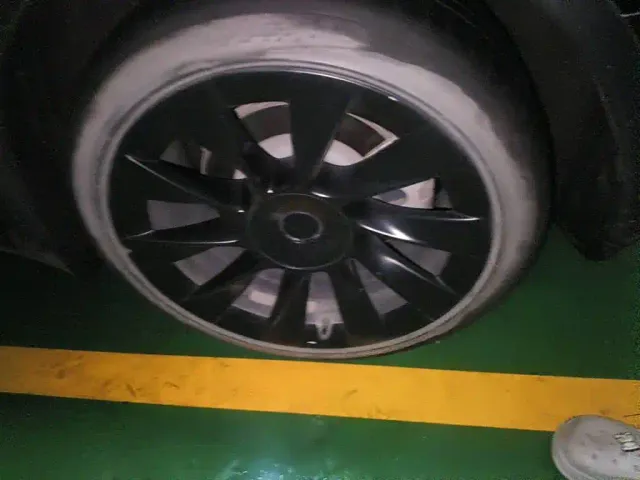 Tesla Model Y — Фото автомобиля 6
