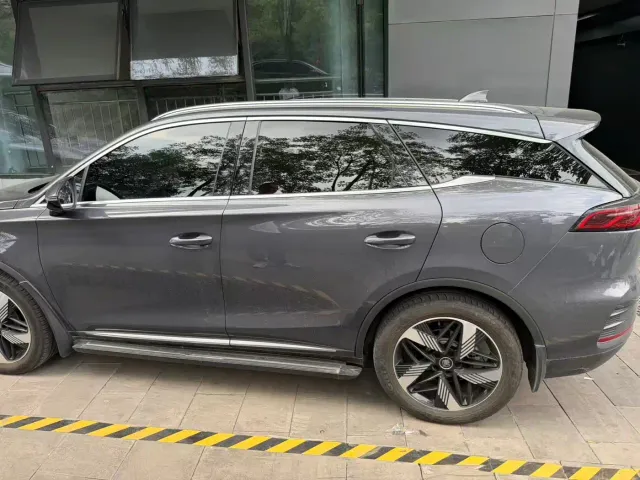 BYD Tang — Фото автомобиля 5
