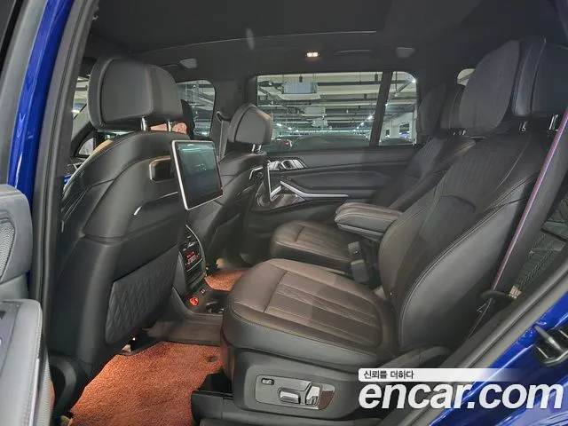 BMW X7 M60i xDrive First Edition 6 мест — Фото автомобиля 14