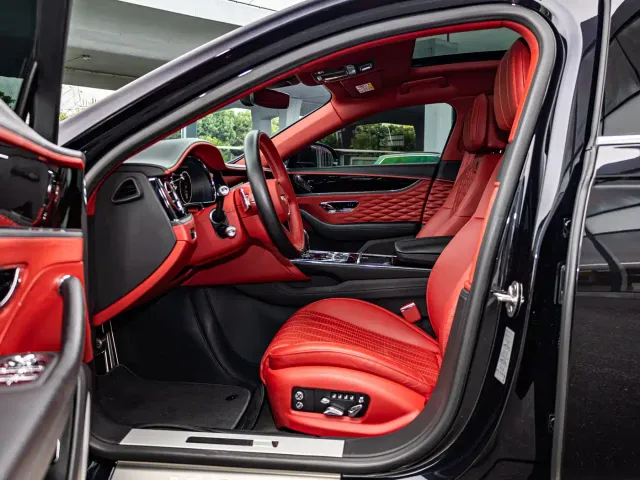 Bentley Flying Spur — Фото автомобиля 7