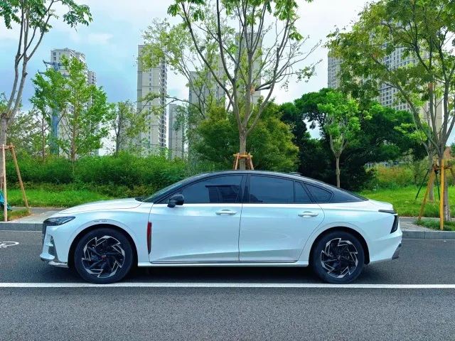 Hongqi H6 — Фото автомобиля 3