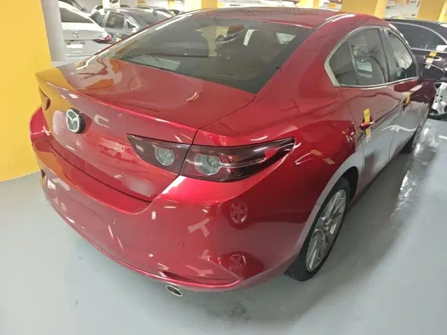 Mazda Axela — Фото автомобиля 4