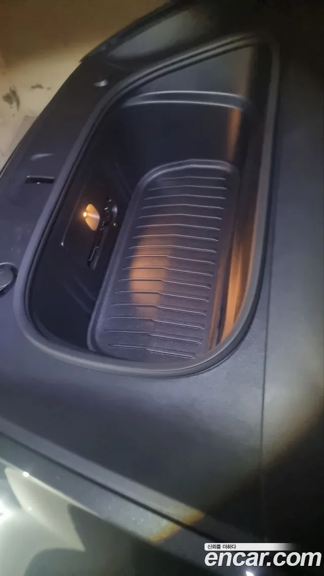 Tesla Model Y — Фото автомобиля 9