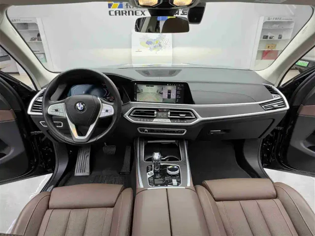 BMW X7 — Фото автомобиля 9