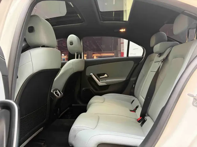 Mercedes-Benz A-Class — Фото автомобиля 11