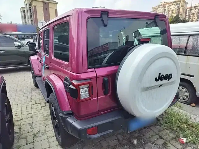 Jeep Wrangler — Фото автомобиля 4