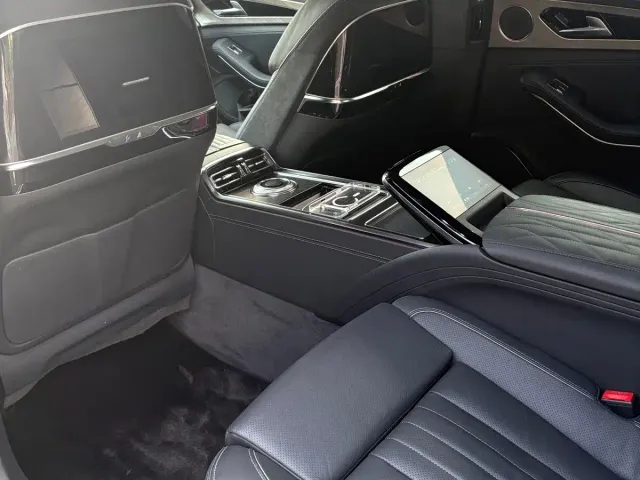 Hongqi H9 — Фото автомобиля 9