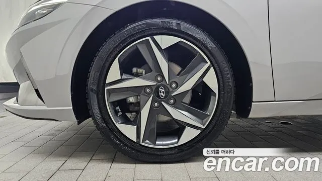 Hyundai AVANTE Avante (CN7) — Фото автомобиля 5