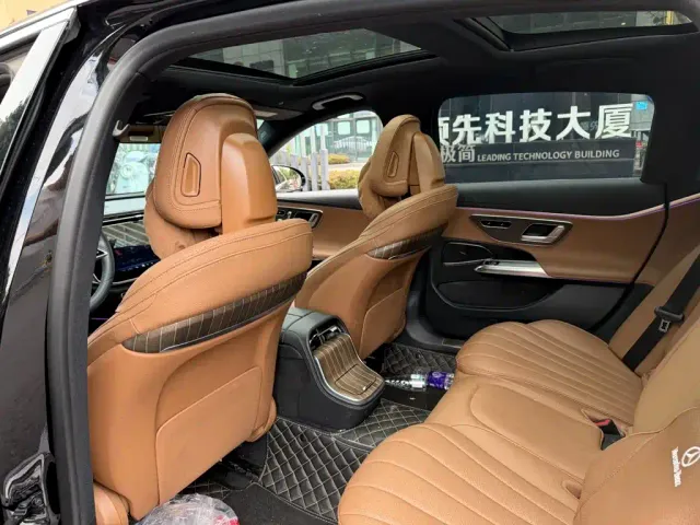 Mercedes-Benz E-Class — Фото автомобиля 11