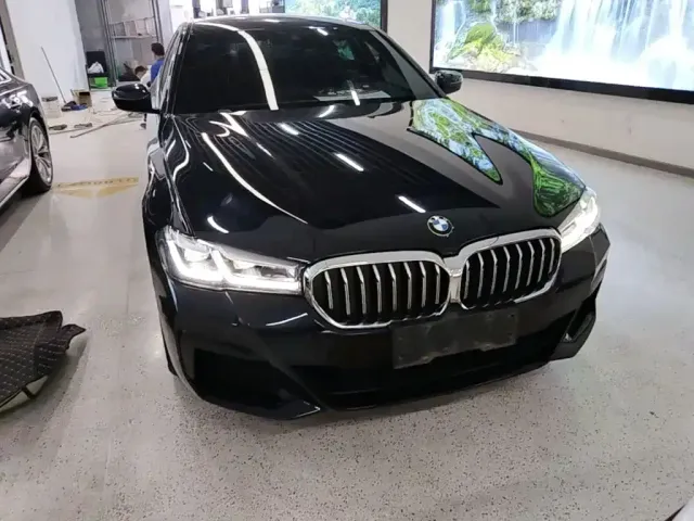 BMW 5 Series — Фото автомобиля 2