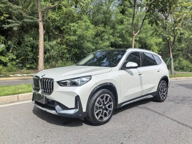 Фотография автомобиля — BMW X1