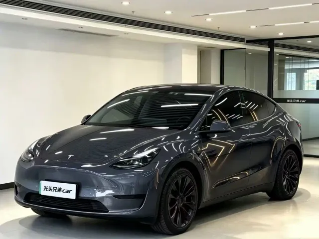 Фотография автомобиля — Tesla Model Y