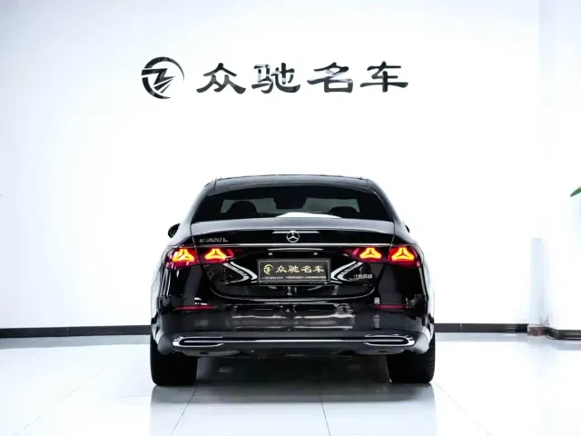 Mercedes-Benz E-Class — Фото автомобиля 11