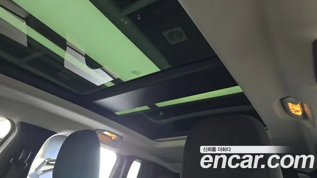 Jeep Renegade — Фото автомобиля 19