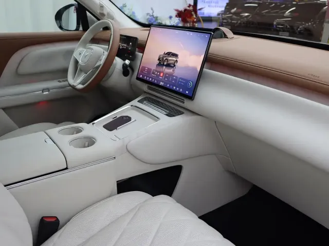 Voyah Auto VOYAH Taisan 2026 Model Base — Фото автомобиля 9