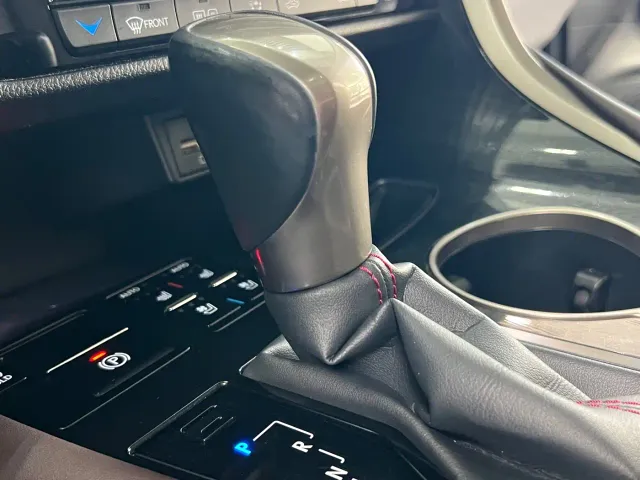 Lexus RX — Фото автомобиля 9