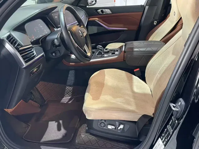 BMW X7 — Фото автомобиля 3