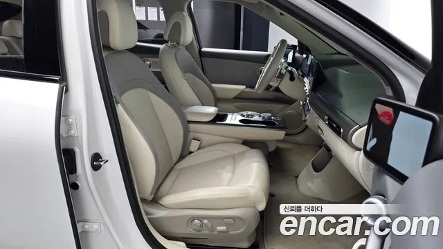 Genesis GV60 — Фото автомобиля 24