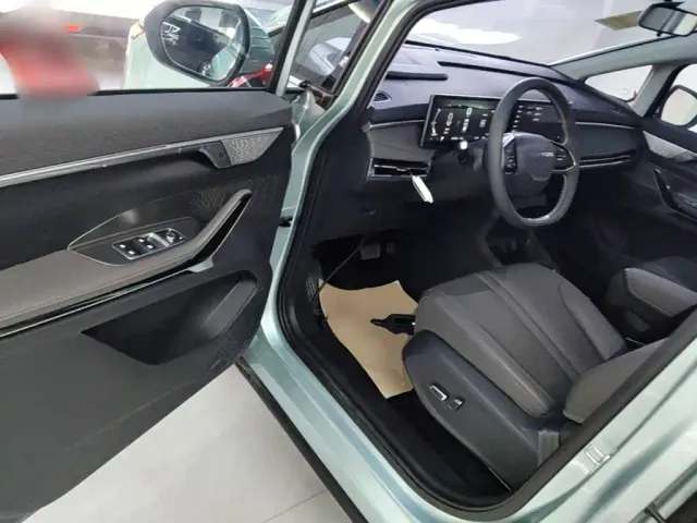 Maxus Dajia 7 — Фото автомобиля 15