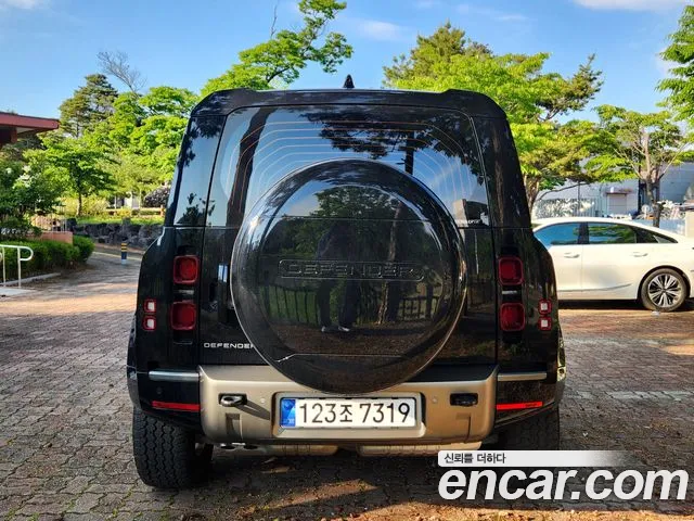 Land Rover Defender — Фото автомобиля 5
