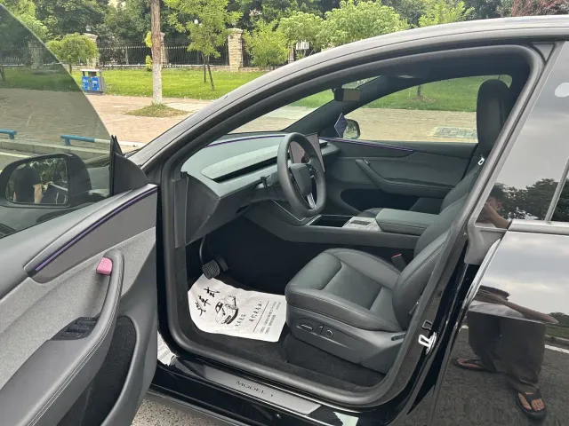 Tesla Model Y — Фото автомобиля 8