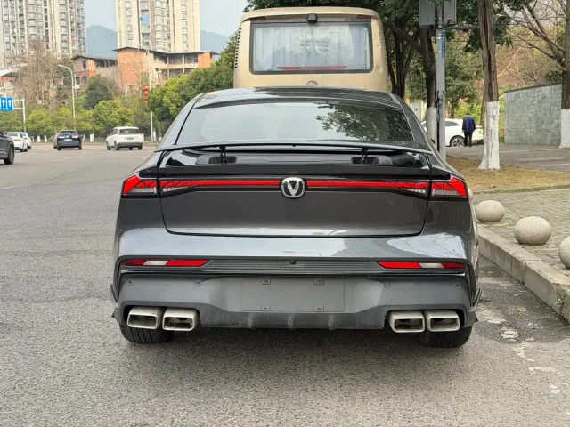 Changan UNI-V — Фото автомобиля 4