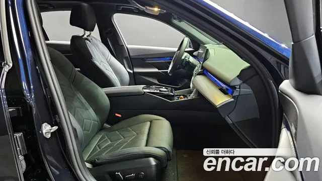 BMW 5-Series — Фото автомобиля 10