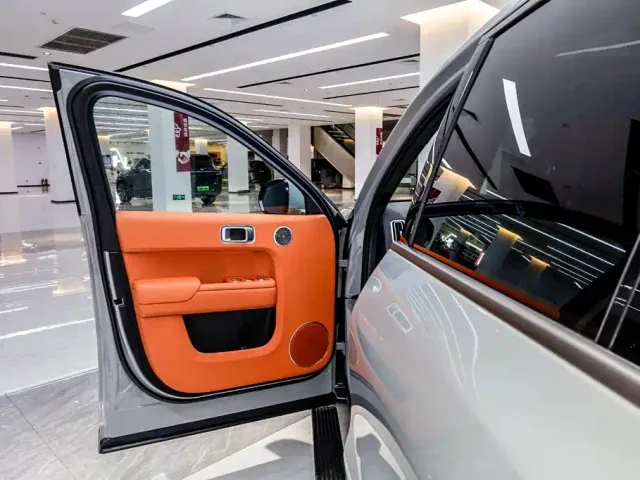 Li Auto L9 — Фото автомобиля 8