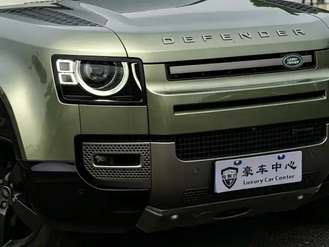 Land Rover Defender — Фото автомобиля 13