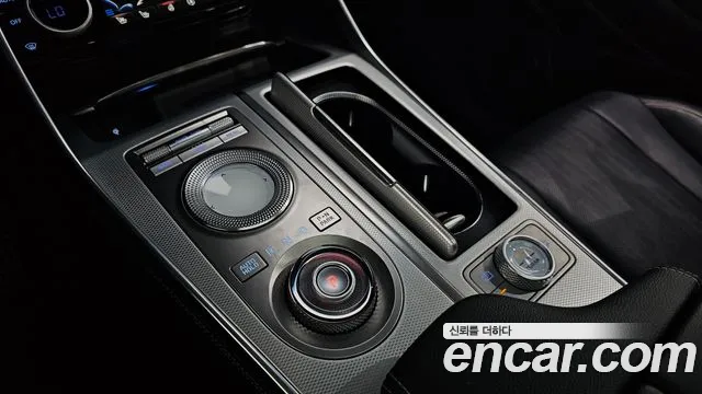Genesis GV80 — Фото автомобиля 11