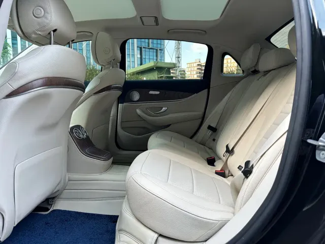 Mercedes-Benz E-Class — Фото автомобиля 10
