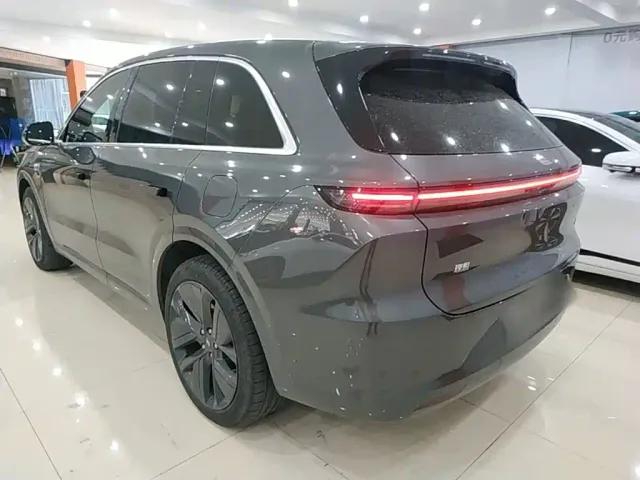 Li Auto L6 — Фото автомобиля 4