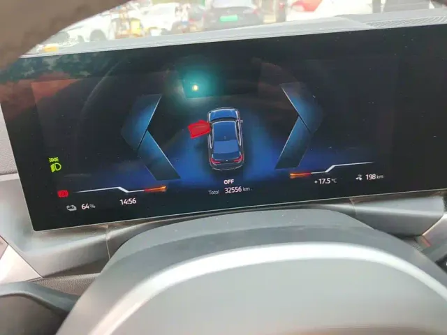 BMW i3 — Фото автомобиля 11