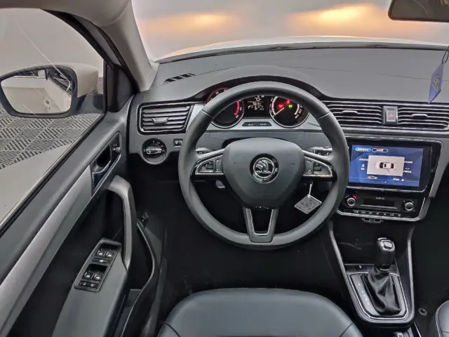Škoda Rapid 2022 1.5L Automatic Comfort Edition — Фото автомобиля 9