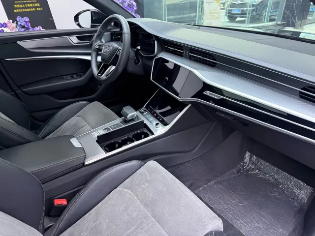 Audi A6L — Фото автомобиля 19