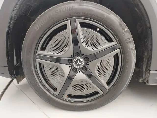 Mercedes-Benz EQE SUV — Фото автомобиля 10