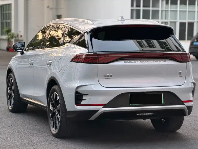 BYD Tang — Фото автомобиля 16