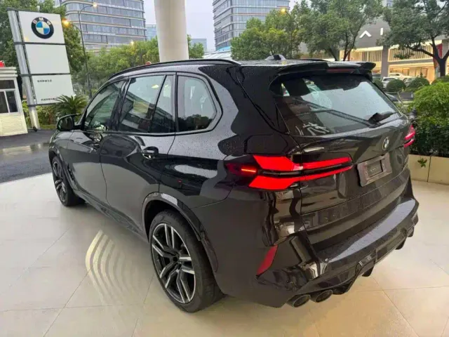 BMW X5 M — Фото автомобиля 3