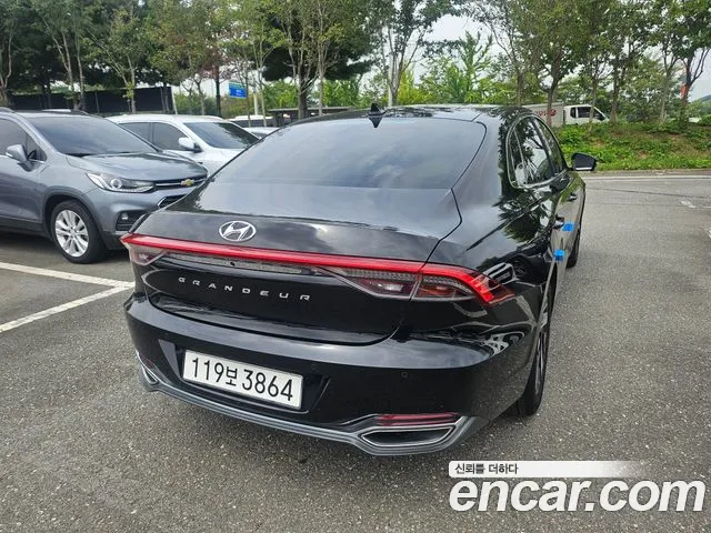 Hyundai Grandeur Grandeur (New) Hybrid — Фото автомобиля 3