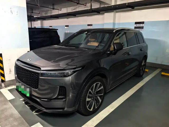 Фотография автомобиля — Li Auto ONE