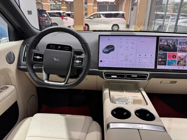 Li Auto L8 — Фото автомобиля 21