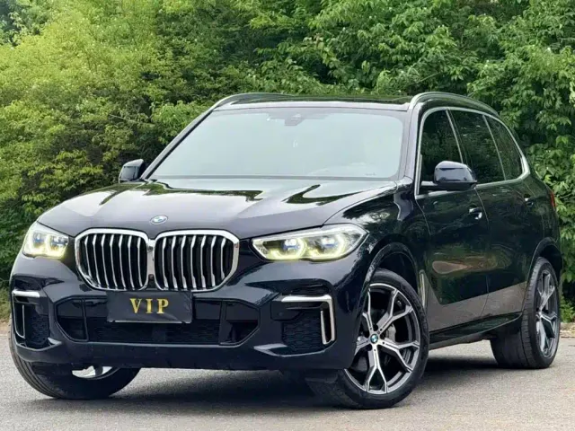 Фотография автомобиля — BMW X5