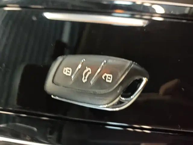 Roewe i6 MAX — Фото автомобиля 8