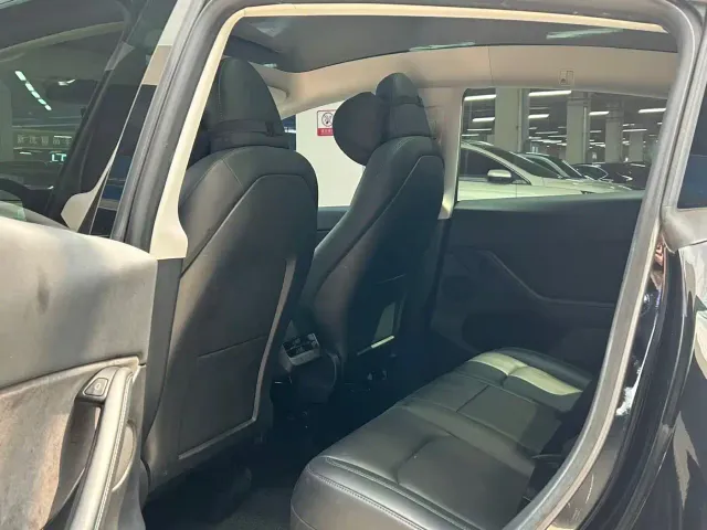 Tesla Model Y — Фото автомобиля 5