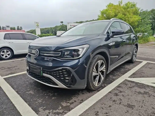 Фотография автомобиля — Volkswagen ID.6 Crozz