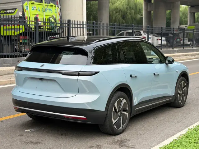 Nio ES6 — Фото автомобиля 11